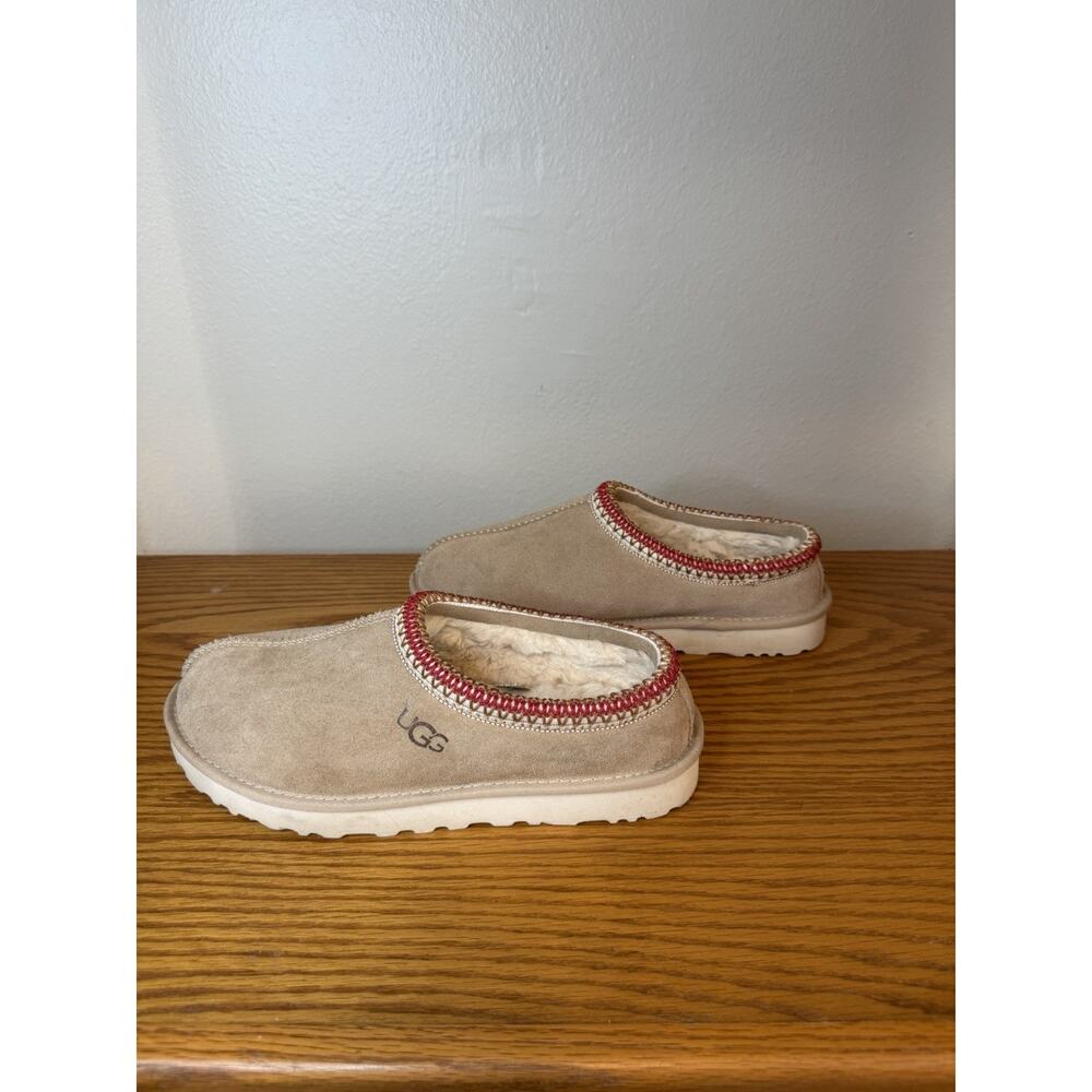 Ugg Tan Suede Fleece Lined Slippers Mules Size 9 with Red Gold/Brown Embroidery - Picture 3 of 7